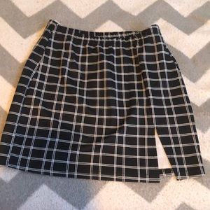 Black/White skirt